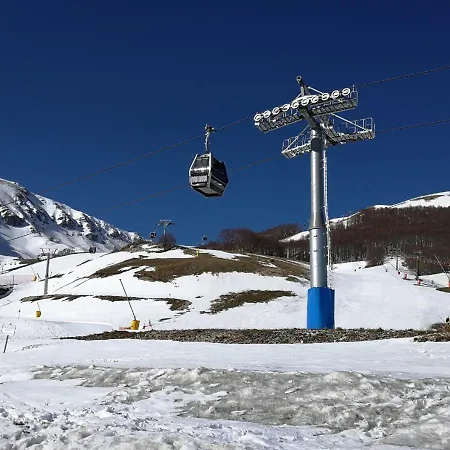 - A Pochi Minuti Di Auto Dalle Piste Immerso Nel *