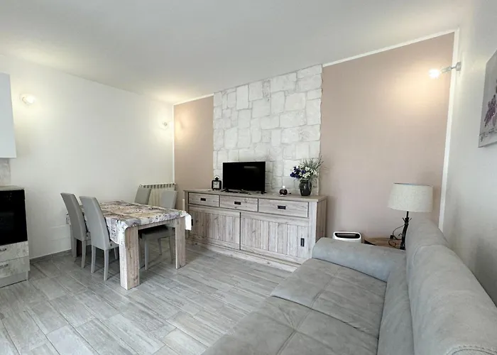 - A Pochi Minuti Di Auto Dalle Piste Immerso Nel * Кастель-ди-Сангро